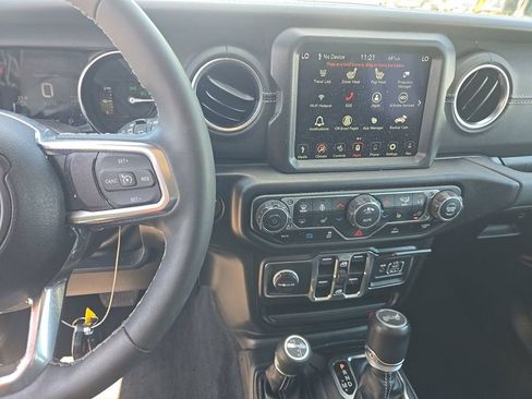 Used 2023 Jeep Wrangler Unlimited Sahara w/ Cold Weather Group AWD/4WD image 11