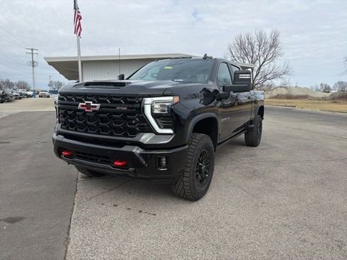 New 2026 Chevrolet Silverado 2500 ZR2 image 2