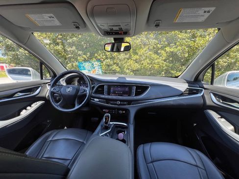 Used 2020 Buick Enclave Essence w/ Sound and Sites Package AWD/4WD image 30