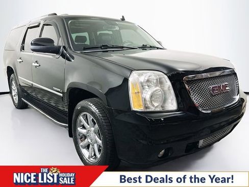 Used 2010 GMC Yukon XL Denali image 1