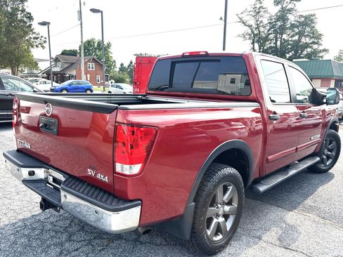 Used 2015 Nissan Titan SV w/ SV Value Truck Package AWD/4WD image 5