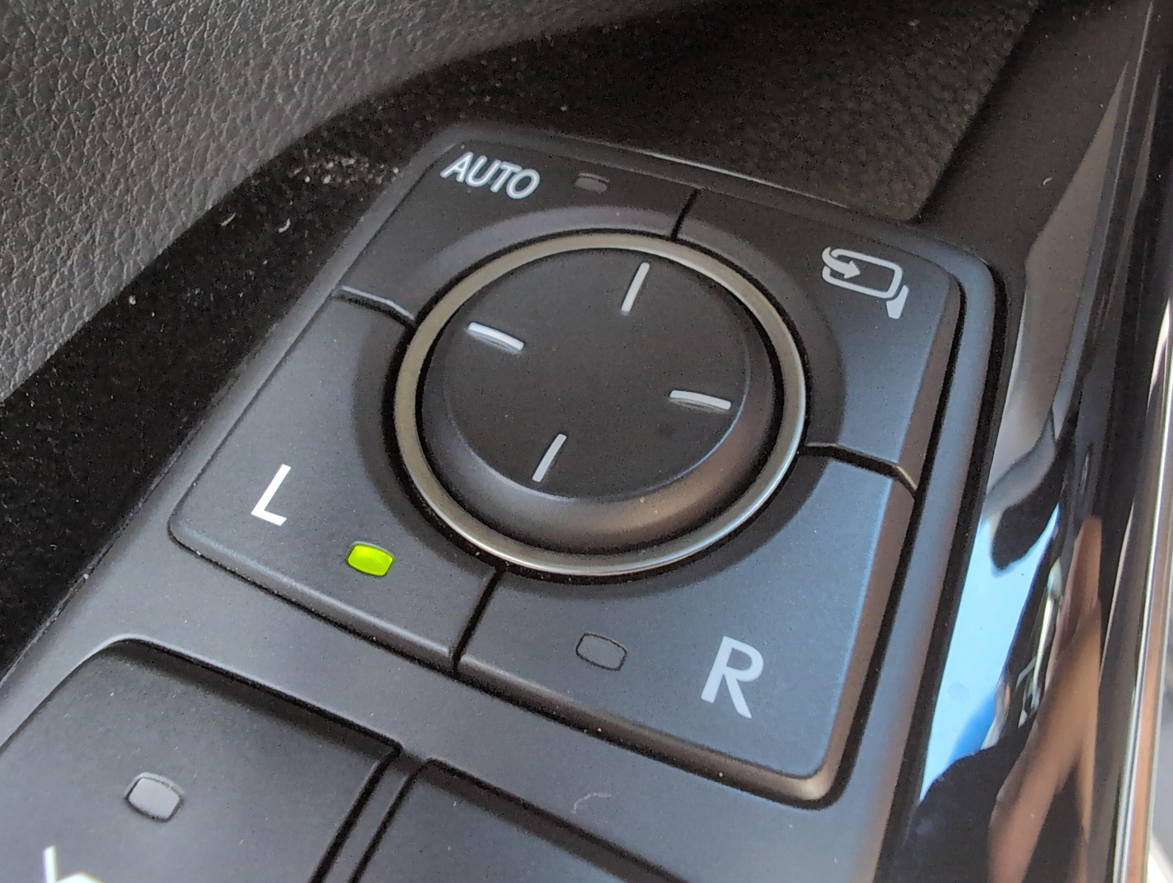 Used 2024 Lexus LX 600 4WD w/ Luxury Package image 45