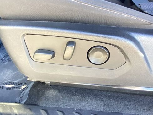 Used 2023 Chevrolet Colorado Trail Boss w/ Technology Package image 8