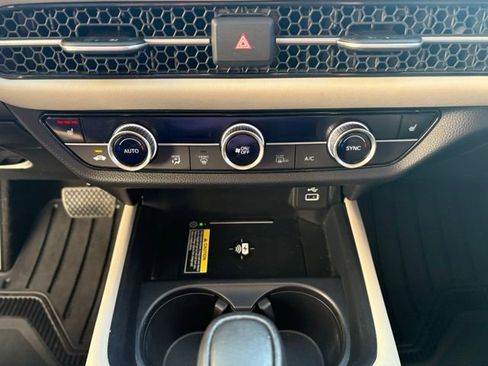 Used 2023 Honda HR-V EX-L image 18