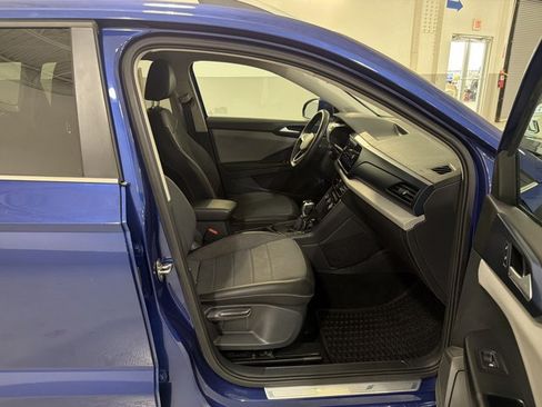 Certified 2023 Volkswagen Taos SE w/ Panoramic Sunroof Package FWD image 36