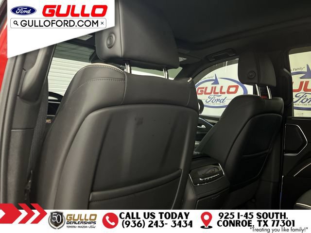 Used 2024 Cadillac Escalade Premium Luxury RWD image 16