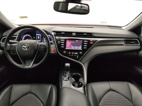 Used 2018 Toyota Camry SE w/ Moonroof Package image 22