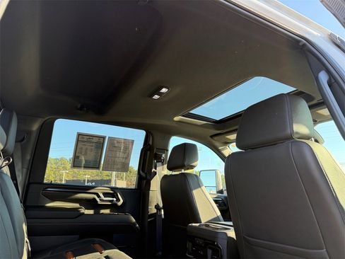 Used 2024 GMC Sierra 2500 AT4 w/ AT4 Preferred Package image 17