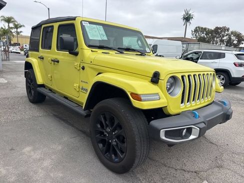 Used 2023 Jeep Wrangler Unlimited Sahara w/ Cold Weather Group AWD/4WD image 3