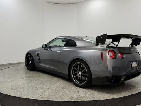 Used 2011 Nissan GT-R Premium AWD/4WD image 10