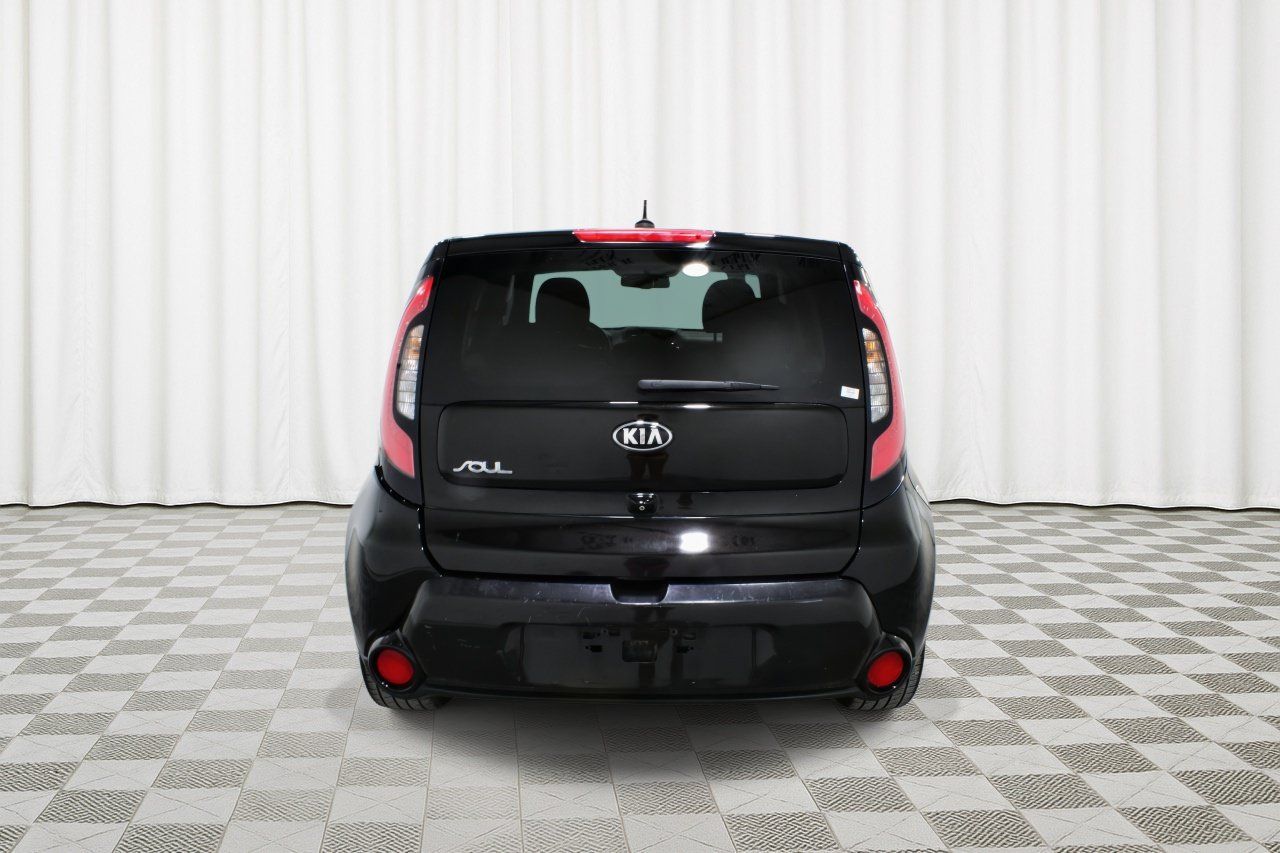 Used 2015 Kia Soul ! FWD image 4