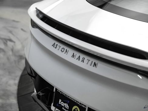 Used 2023 Aston Martin DBS Coupe RWD image 17