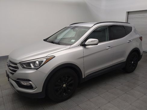 Used 2018 Hyundai Santa Fe Sport 2.0T AWD/4WD image 2