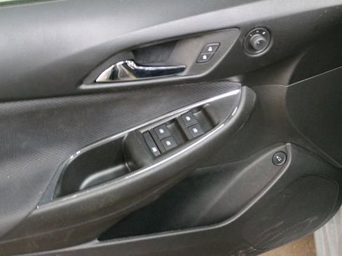 Used 2019 Chevrolet Cruze LT FWD image 13