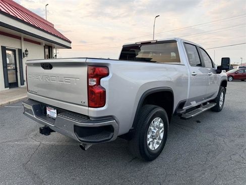 Used 2023 Chevrolet Silverado 2500 LT w/ Convenience Package image 5