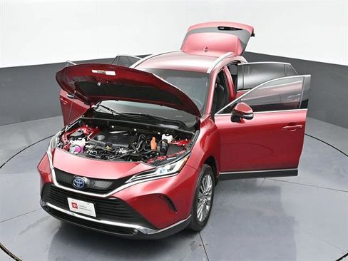 Certified 2024 Toyota Venza Limited AWD/4WD image 46