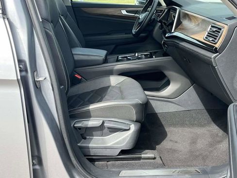 Used 2025 Volkswagen Atlas SE FWD image 25