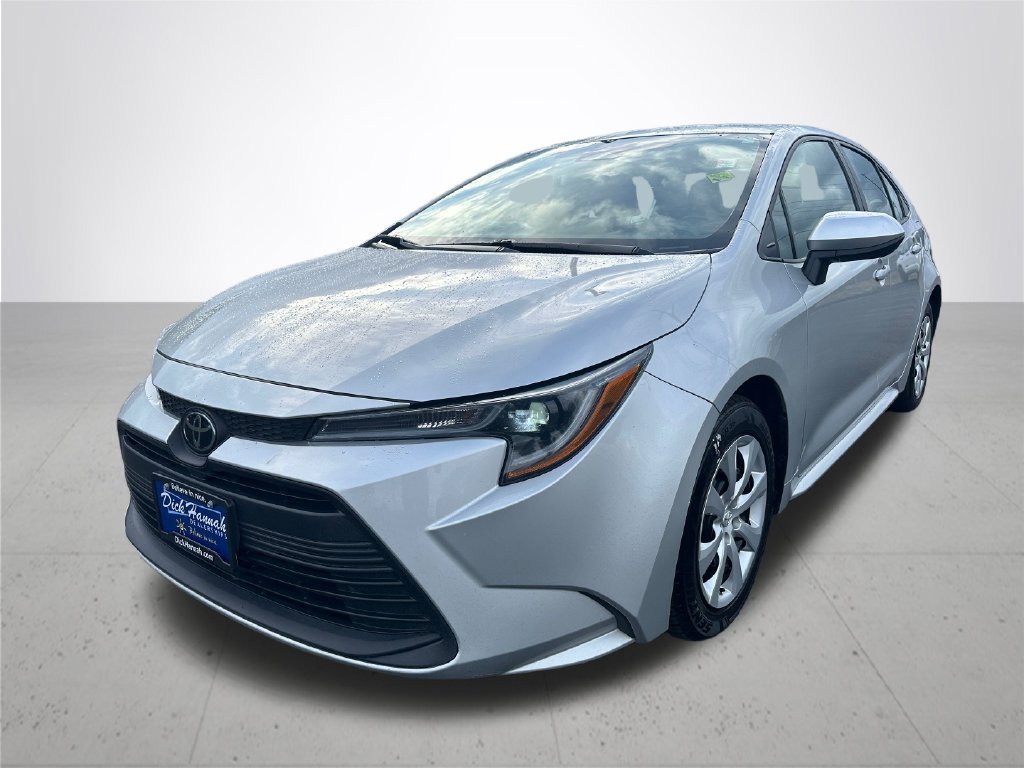 Used 2024 Toyota Corolla LE FWD image 2