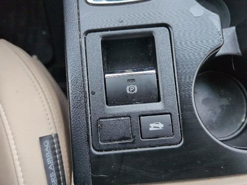 Used 2016 Subaru Legacy 3.6R Limited image 18