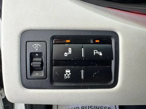Used 2015 Kia K900 Luxury RWD image 45
