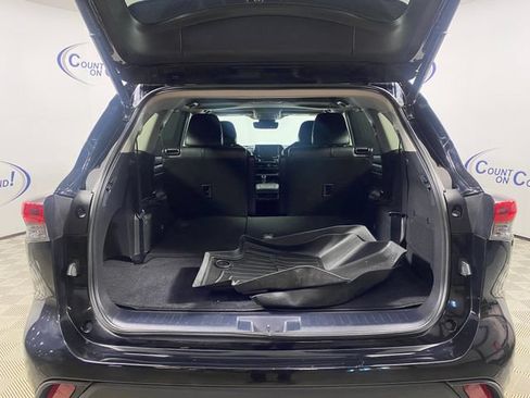 Used 2020 Toyota Highlander XLE AWD/4WD image 6