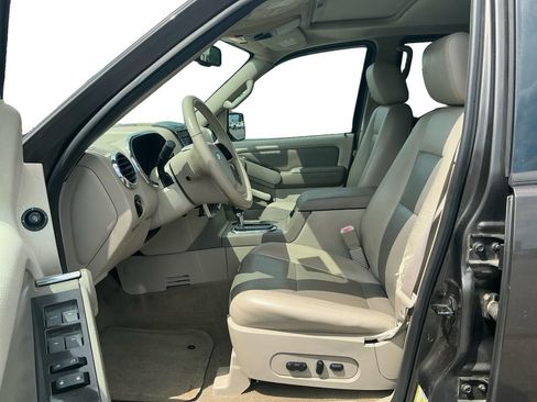 Used 2006 Ford Explorer XLT RWD image 14