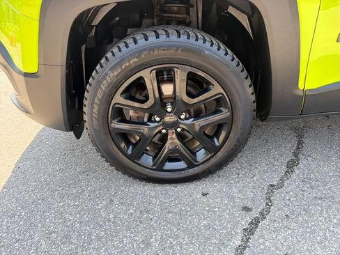 Used 2017 Jeep Renegade Altitude AWD/4WD image 32