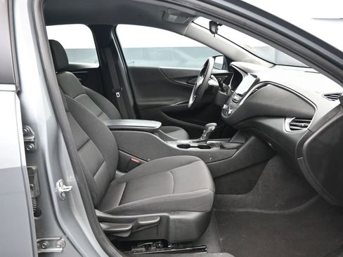 Used 2024 Chevrolet Malibu LT image 11