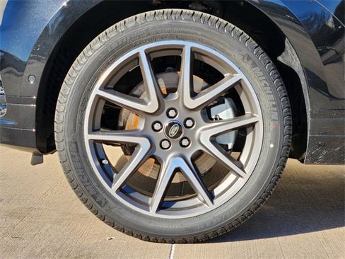 New 2025 Land Rover Range Rover Velar Dynamic SE image 10