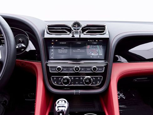 Used 2023 Bentley Bentayga AWD/4WD image 72
