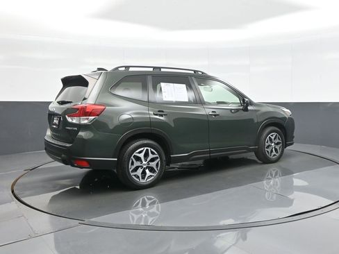 Used 2024 Subaru Forester Premium AWD/4WD image 7