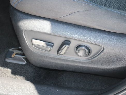 Used 2022 Toyota RAV4 SE w/ Convenience Package AWD/4WD image 12