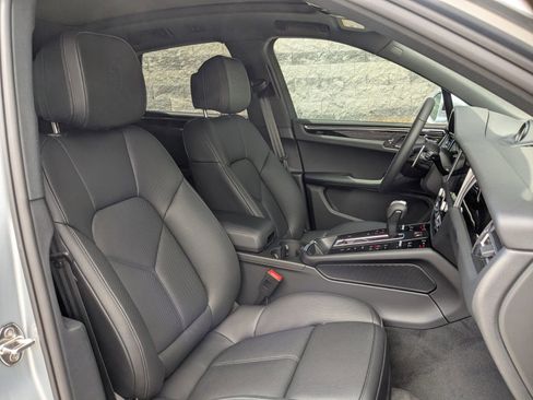 New 2026 Porsche Macan AWD/4WD image 26