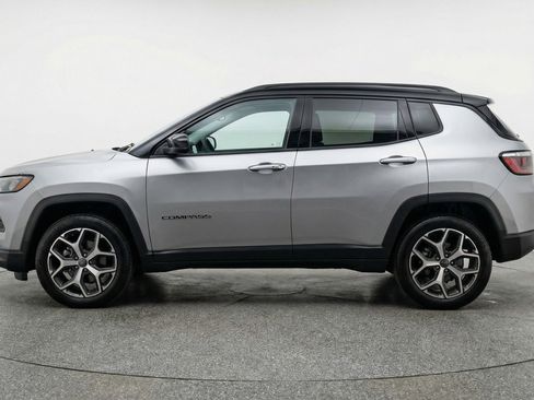 Used 2025 Jeep Compass Limited image 5
