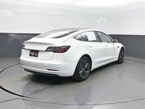 Used 2019 Tesla Model 3 Standard Range Plus image 26