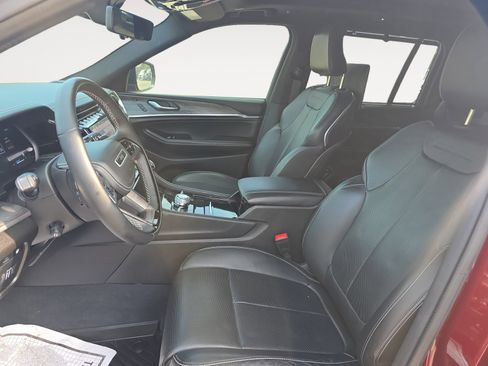 Used 2023 Jeep Grand Cherokee Overland w/ Advanced Protech Group III image 22