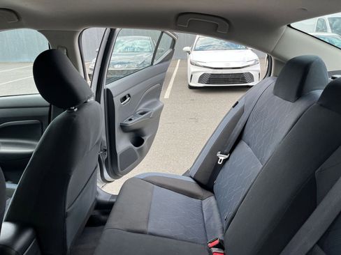 Used 2025 Nissan Versa SV FWD image 38