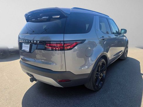 Used 2025 Land Rover Discovery S AWD/4WD image 5