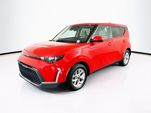 Used 2025 Kia Soul LX w/ LX Technology Package FWD image 3