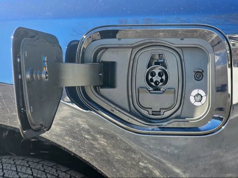 New 2025 Ford F150 Lightning Flash AWD/4WD image 6