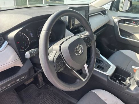 Used 2022 Toyota RAV4 XLE w/ Convenience Package AWD/4WD image 5