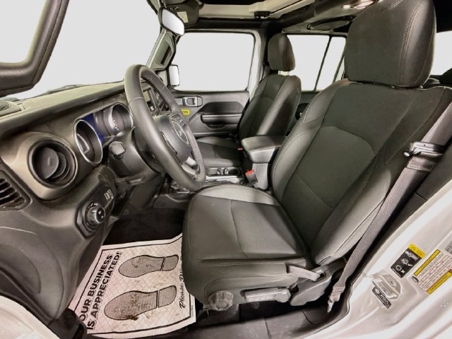 Used 2023 Jeep Gladiator Sport AWD/4WD image 19