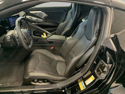 Certified 2022 Chevrolet Corvette Stingray Preferred Cpe w/ Z51 Performance Package image 9