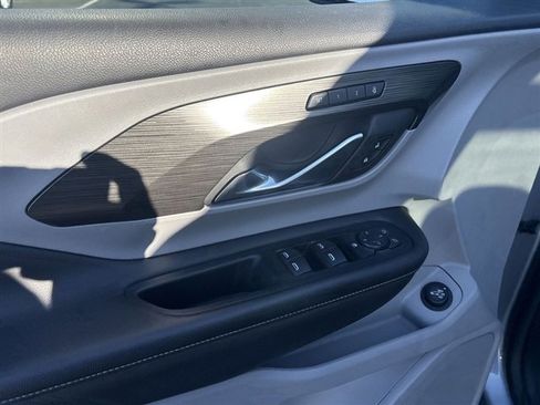 Used 2023 GMC Terrain SLT w/ Tech Package image 23