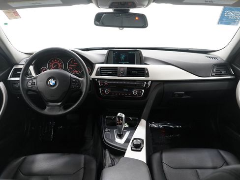 Used 2018 BMW 320i xDrive 320i xDrive image 14