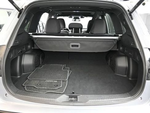 Used 2025 Subaru Forester Premium AWD/4WD image 17