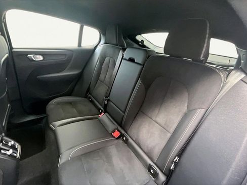 Used 2023 Volvo C40 P8 Recharge Ultimate image 20