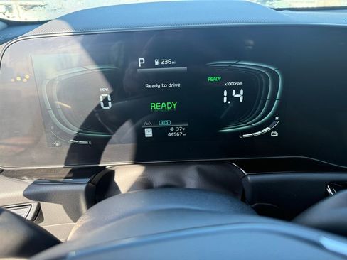 Certified 2023 Kia Niro EX image 18