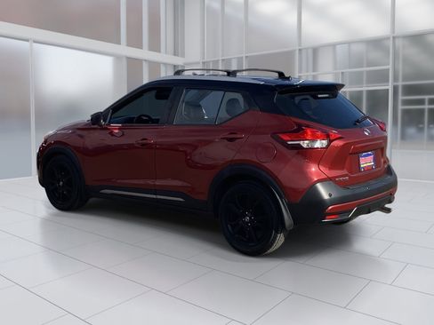 Used 2020 Nissan Kicks SR w/ SR Premium Package image 4