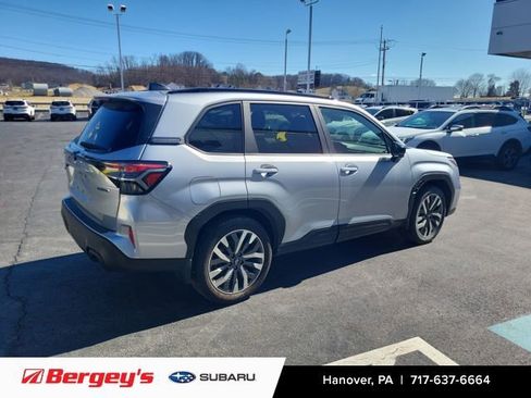 Used 2025 Subaru Forester Touring image 4